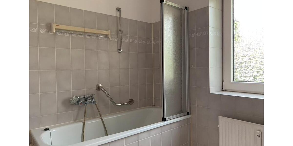 Etagenwohnung Bochum Bochum-Mitte - 3 Zimmer, 90 m&sup2;, 780&euro; | Angebot:26041657