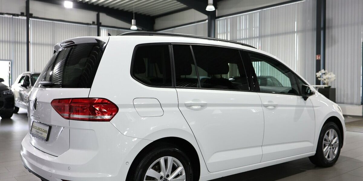 VW Touran 2.0 TDI DSG IQ Comfortline / 7-SITZE, LED 66.000 km 27.991 &euro; Hamm 59077