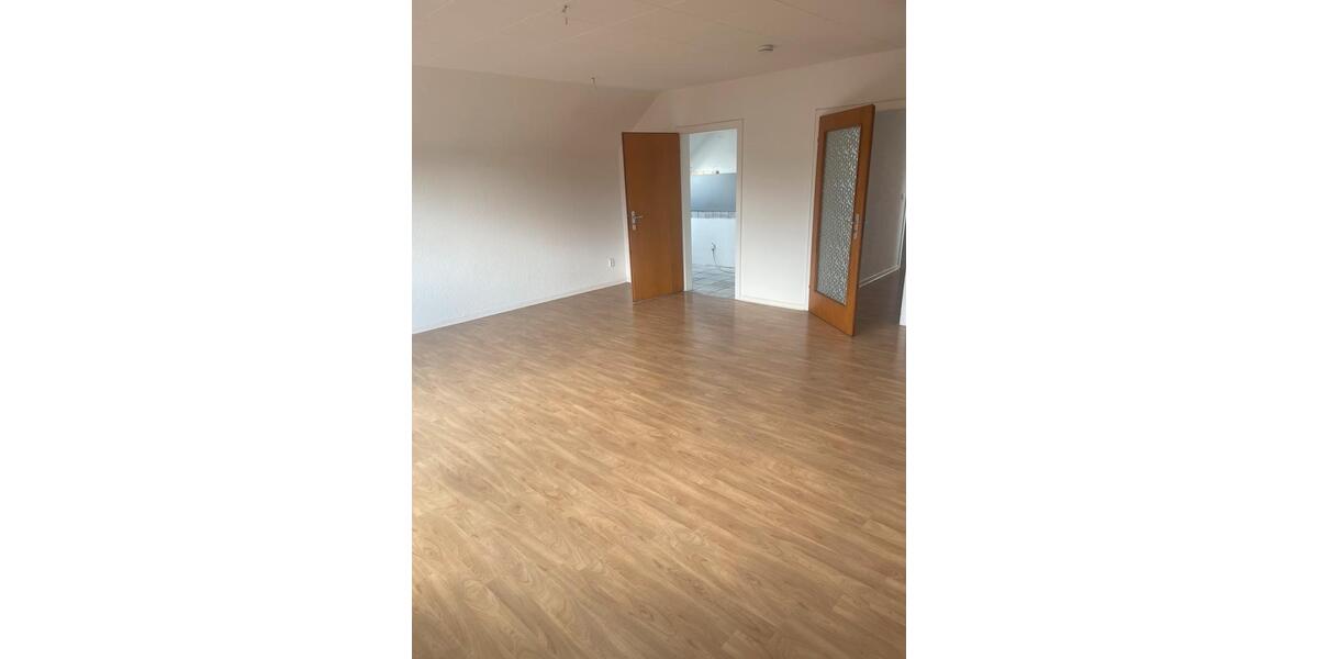 Etagenwohnung Lünen Brambauer - 3 Zimmer, 81 m&sup2;, 775&euro; | Angebot:26596485