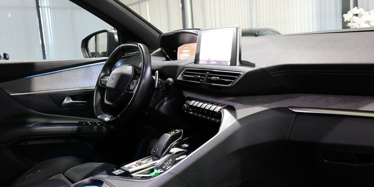 Peugeot 3008 2.0 BLUE-HDI 180 GT-LINE-SPORT / I-COCKPIT 138.000 km 18.600 &euro; Hamm 59077