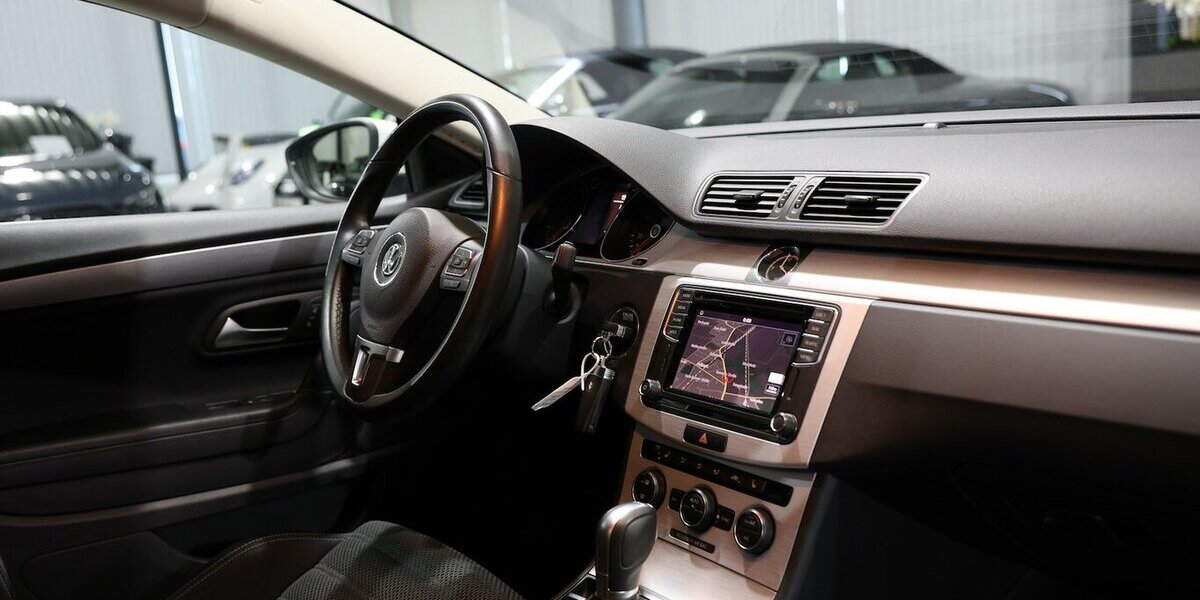 VW CC 1.4 TSI DSG SPORTLINE WHITE / XENON / NAVI+ 92.000 km 14.991 &euro; Hamm 59077