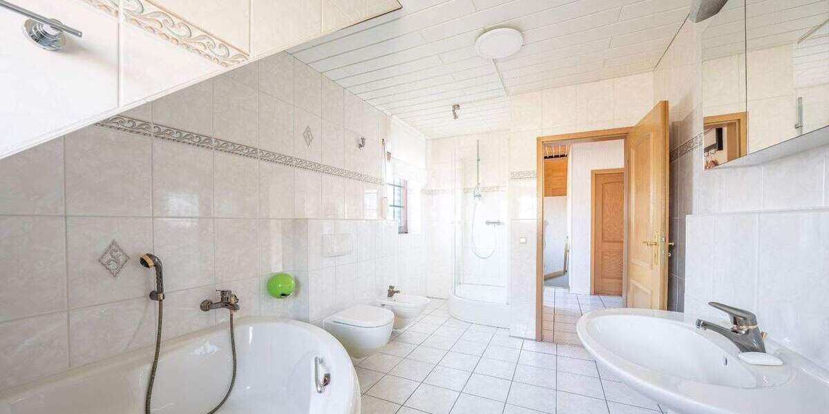 Einfamilienhaus Iserlohn Dröschede - 6 Zimmer, 230 m&sup2;, 489.000&euro; | Angebot:25777906