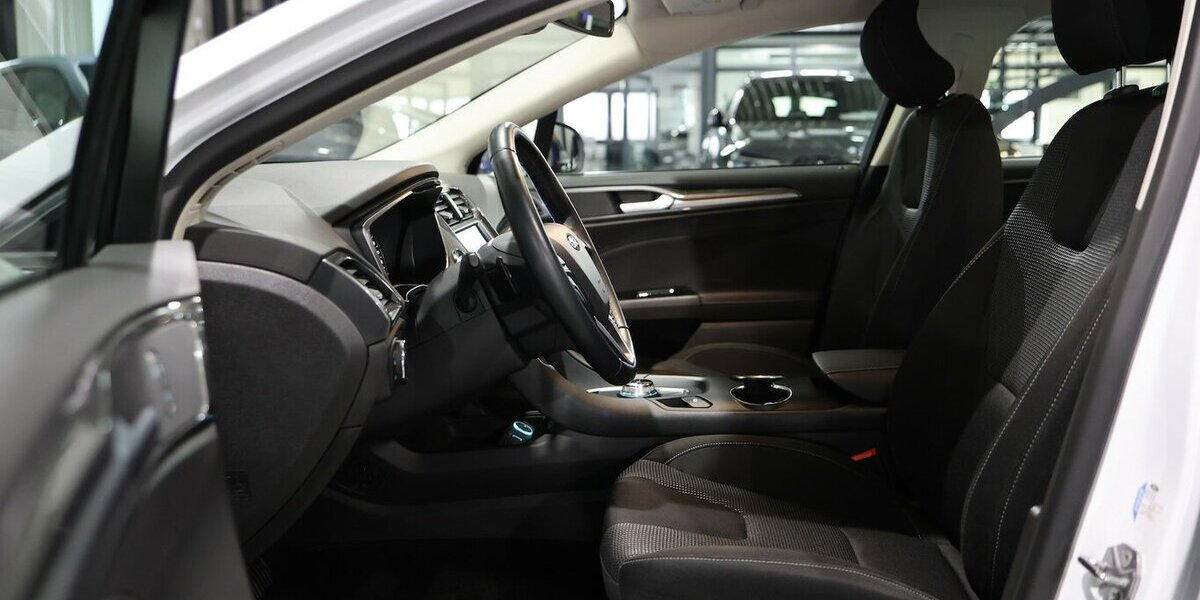 Ford Mondeo Tunier 2.0 EB TITANIUM WHITE / LED, AHK 92.000 km 17.777 &euro; Hamm 59077