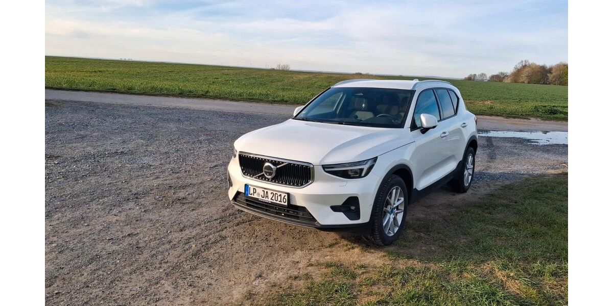 Volvo XC40 14.105 km 33.500 &euro; Wickede(Ruhr) 58739