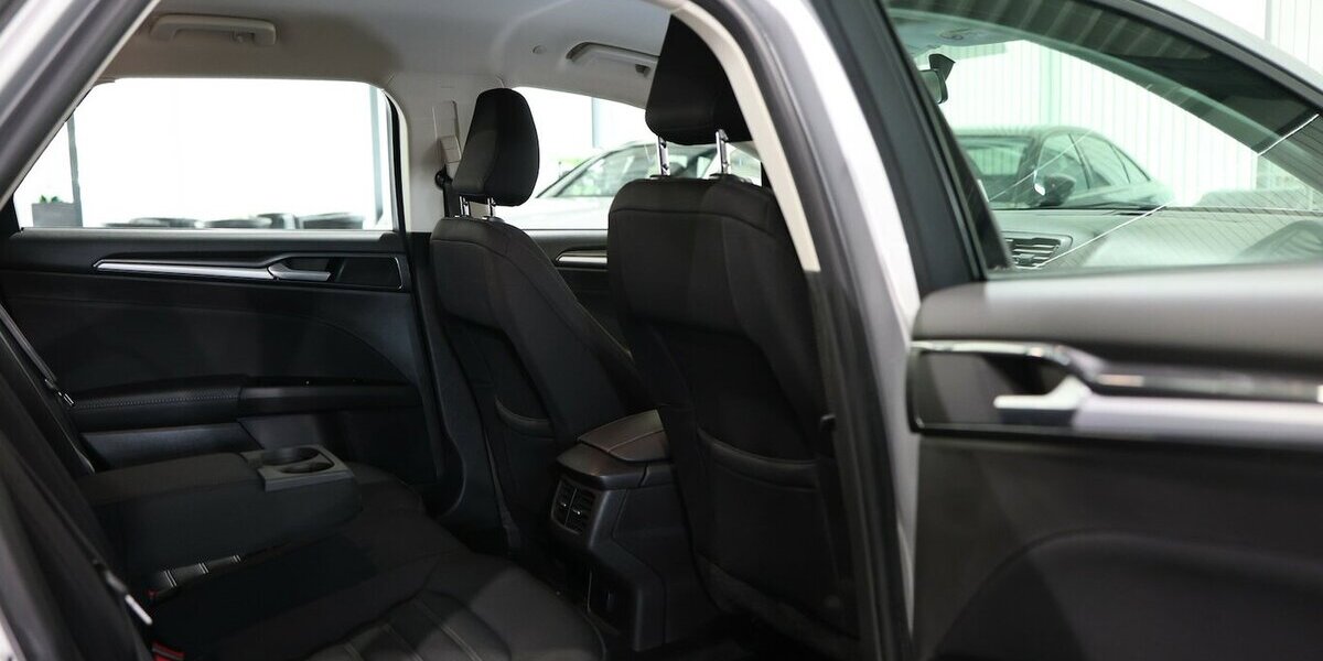 Ford Mondeo Tunier 2.0 EB BUSINESS EDITION / LED / 99.000 km 16.221 &euro; Hamm 59077