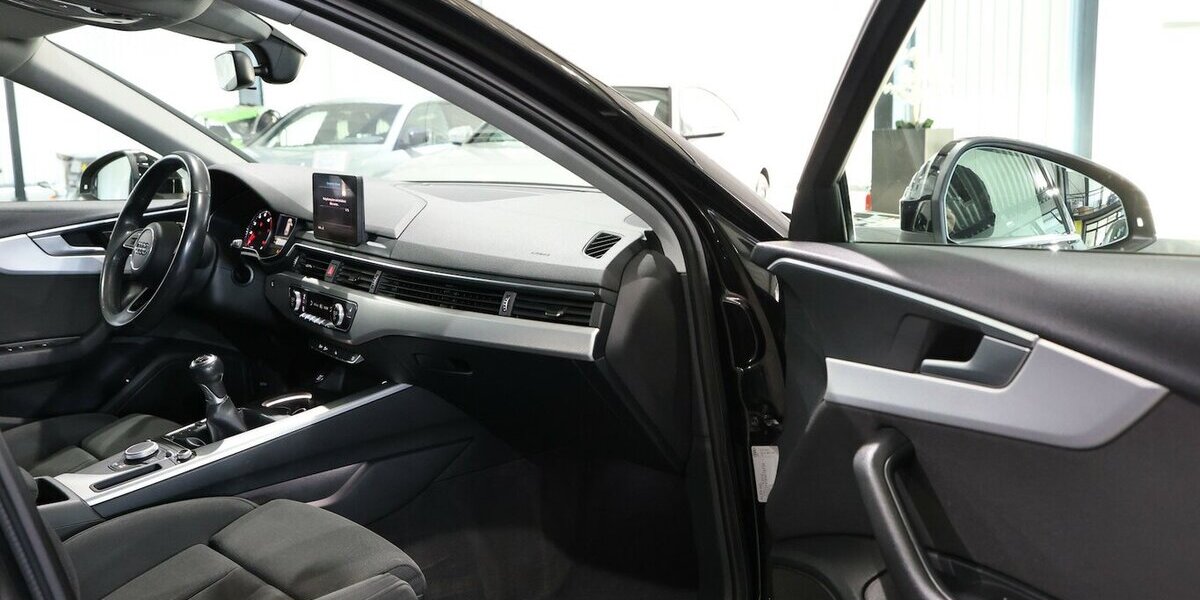 Audi A4 Avant 35 TFSI SPORT / 1.HAND / LED / NAVI+ 108.000 km 17.555 &euro; Hamm 59077
