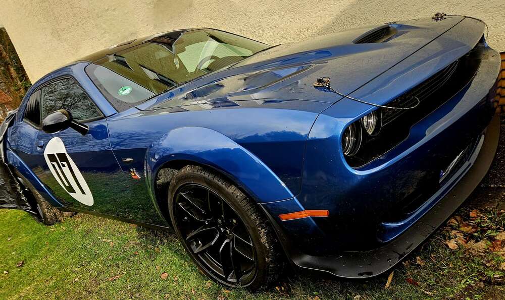 Dodge Challenger 9.000 km 44.000 &euro; Kamen 59174