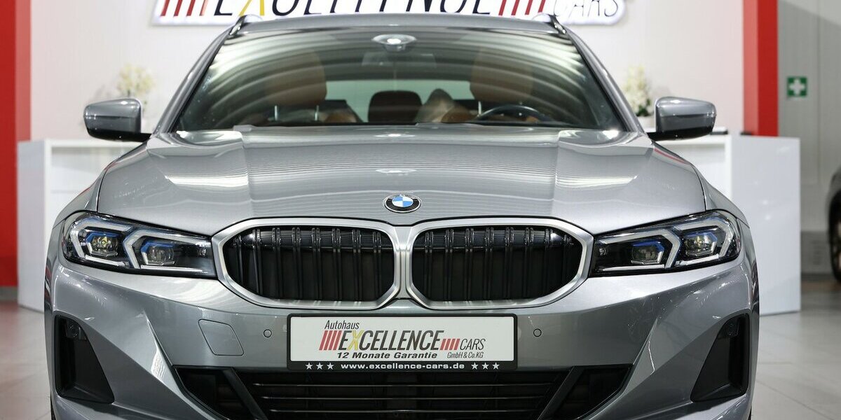 BMW 318d Touring SPORT SHADOW GREY&BROWN / PANORAMA 116.000 km 25.777 &euro; Hamm 59077