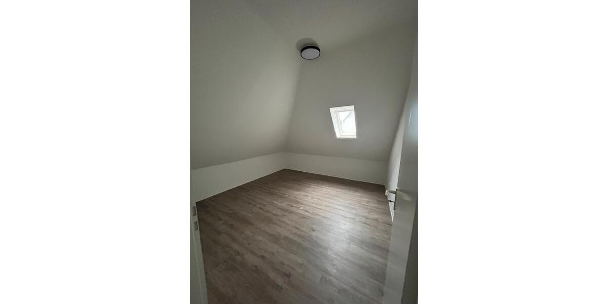Dachgeschoßwohnung Recklinghausen Berghausen - 4.5 Zimmer, 81 m&sup2;, 1.050&euro; | Angebot:25641730