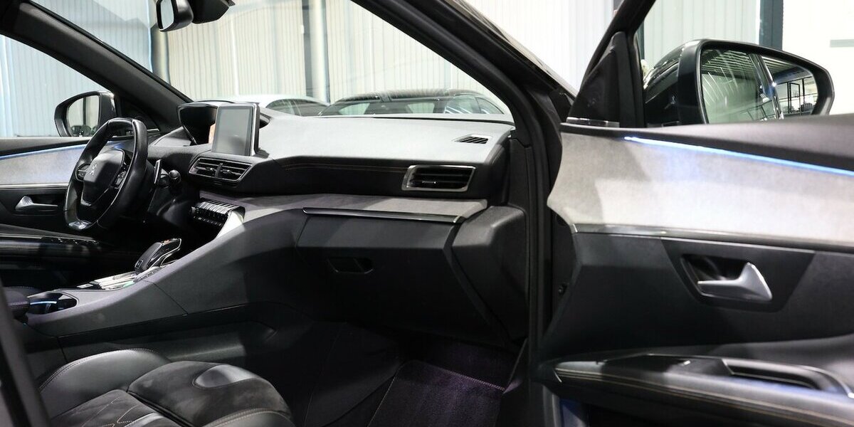 Peugeot 3008 2.0 BLUE-HDI 180 GT-LINE-SPORT / I-COCKPIT 138.000 km 18.600 &euro; Hamm 59077