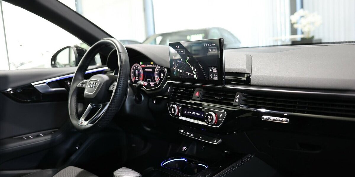 Audi A4 Avant 45 TFSI Q COMPETITION S-LINE BLACK 98.000 km 32.994 &euro; Hamm 59077
