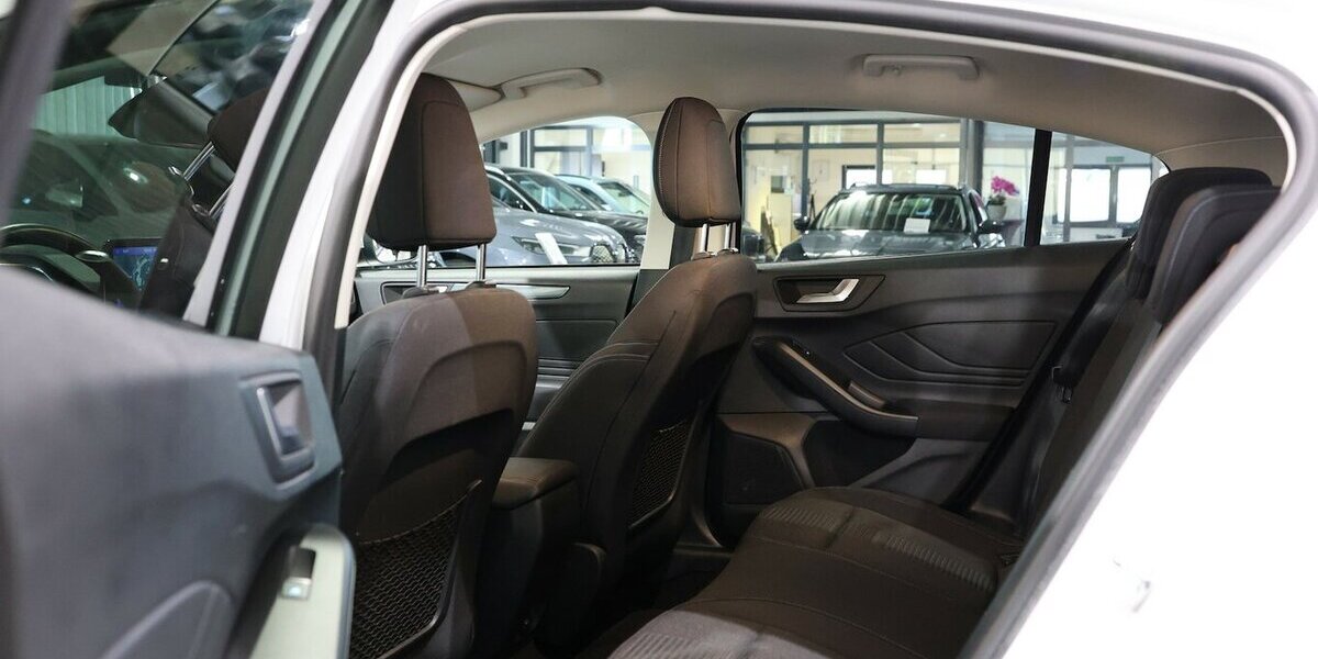 Ford Focus LIMOUSINE 1.5 EcoBlue ACTIVE WHITE / LED 83.000 km 13.991 &euro; Hamm 59077