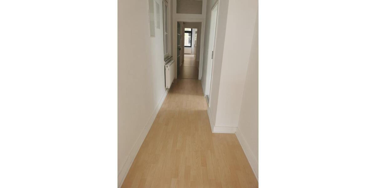 Etagenwohnung Iserlohn - 5 Zimmer, 160 m&sup2;, 990&euro; | Angebot:25852011