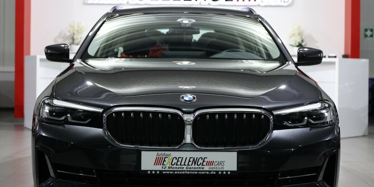 BMW 520d Touring xDrive BUSINESS EL.VOLL-LEDER, LED 14.000 km 38.444 &euro; Hamm 59077