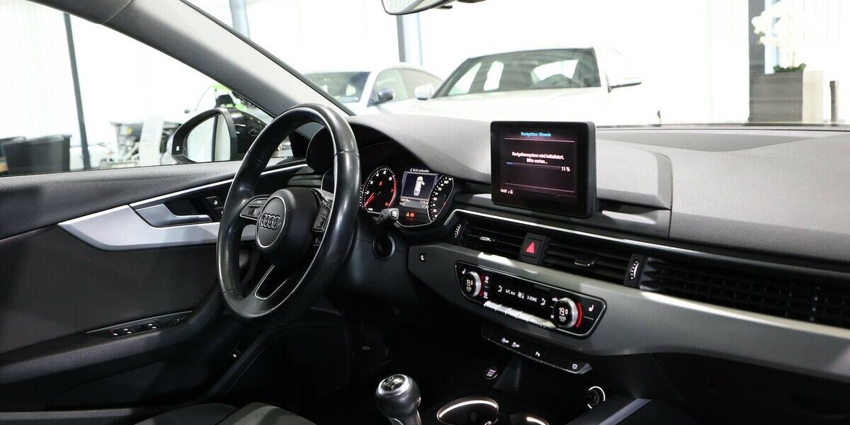 Audi A4 Avant 35 TFSI SPORT / 1.HAND / LED / NAVI+ 108.000 km 17.555 &euro; Hamm 59077