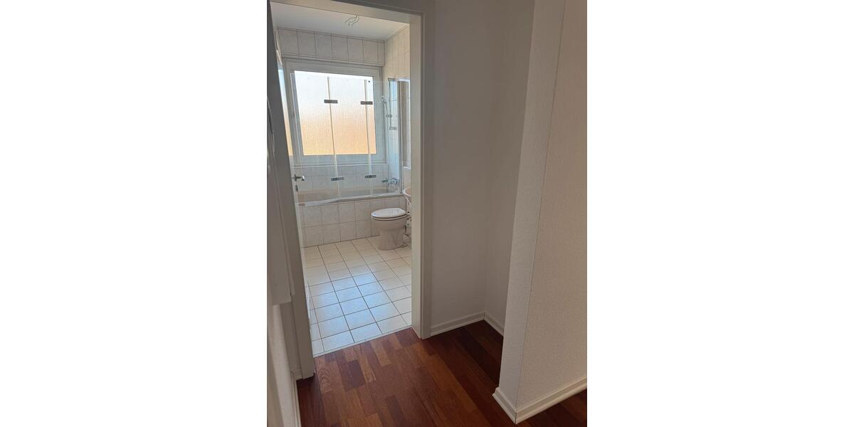 Etagenwohnung Holzwickede - 3 Zimmer, 70 m&sup2;, 179.000&euro; | Angebot:25428454