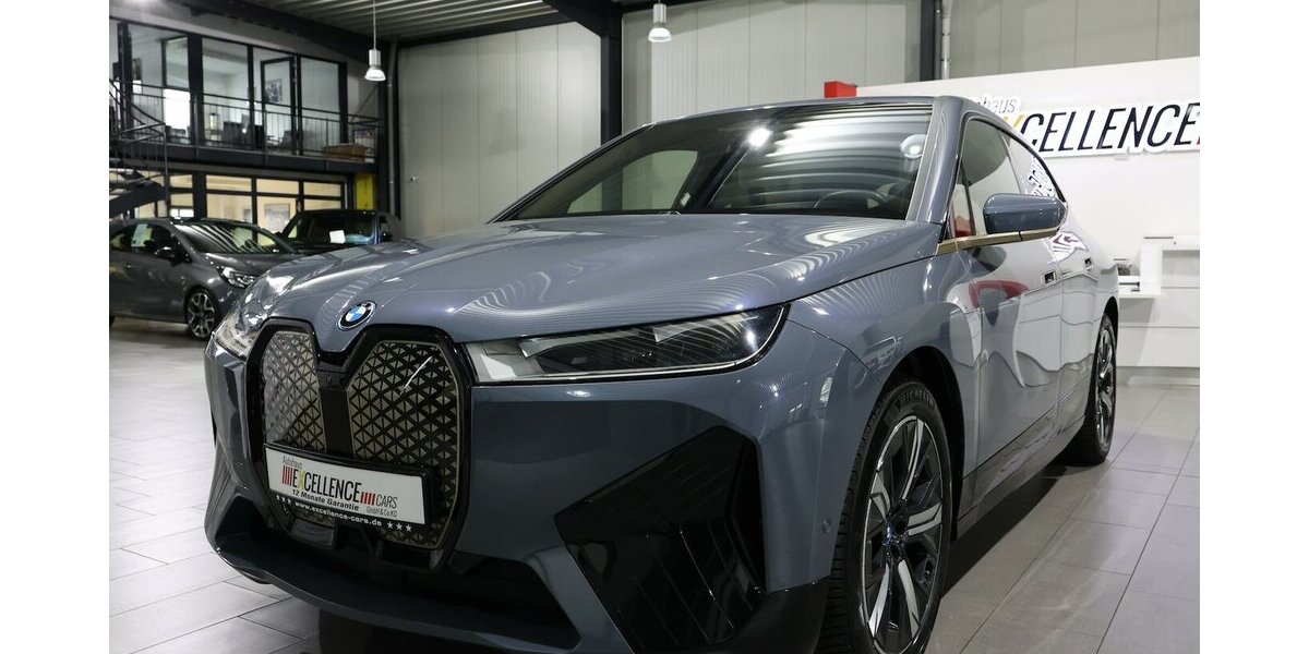 BMW iX 40 xDrive SPORT TITAN GLAS STORM EINZELSTÜCK 79.000 km 40.991 &euro; Hamm 59077