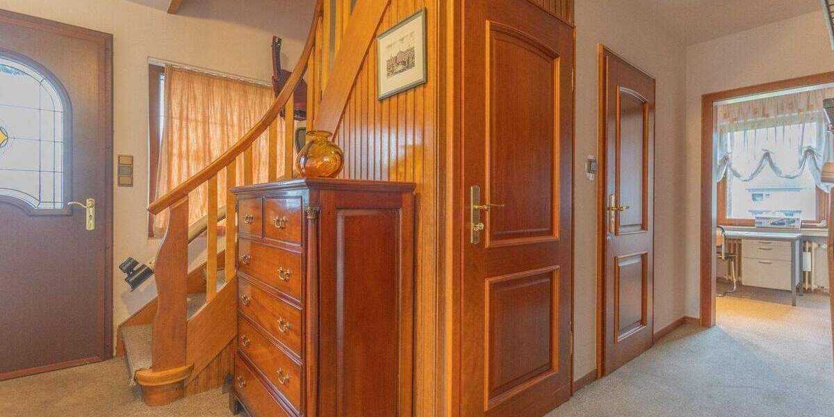 Einfamilienhaus Menden Mitte - 5 Zimmer, 122 m&sup2;, 215.000&euro; | Angebot:25729252