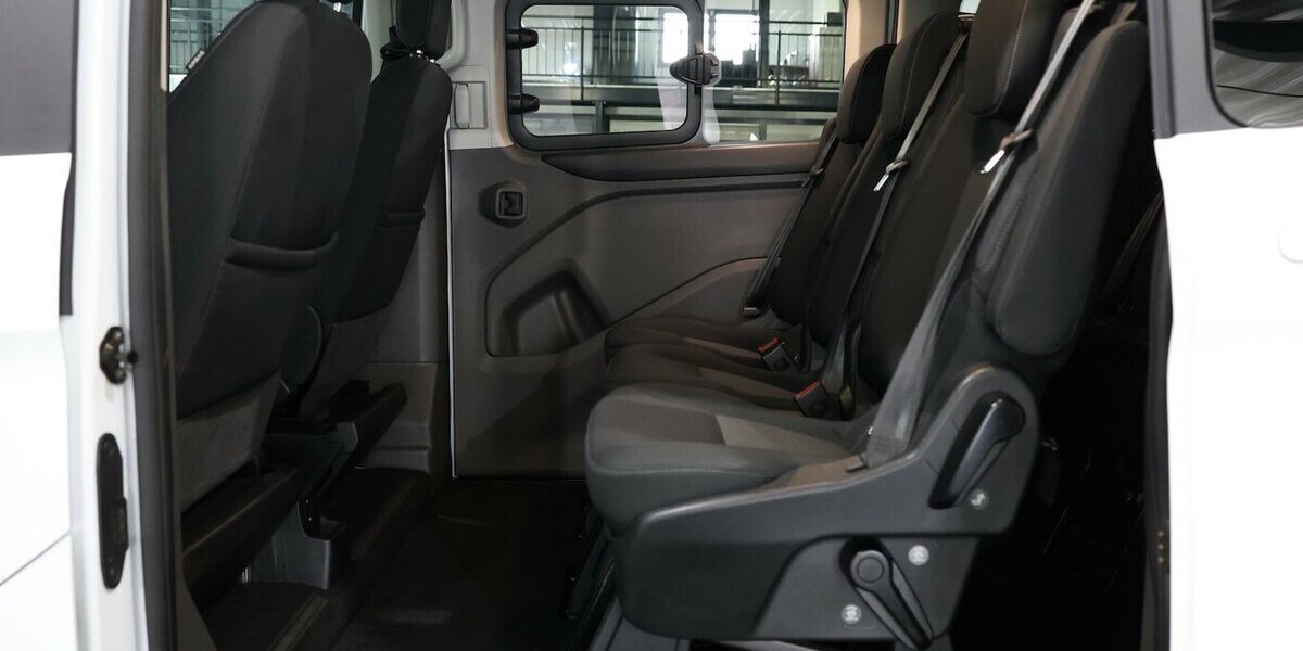 Ford Tourneo Custom 2.0 TDCI 320 L1 / 8-SITZER / NAVI 119.000 km 28.444 &euro; Hamm 59077