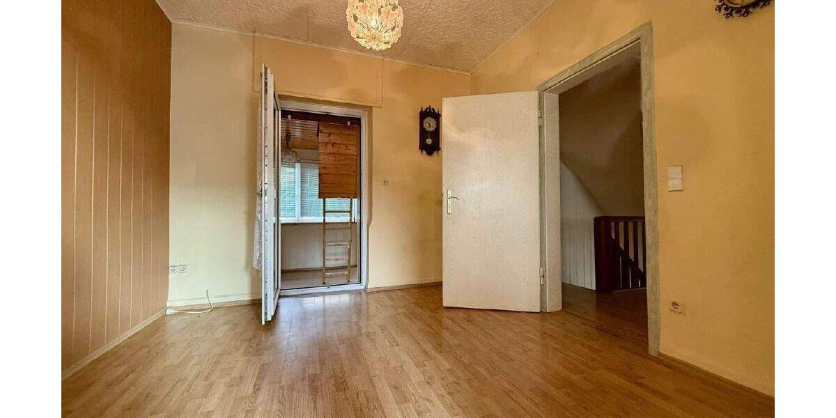 Einfamilienhaus Menden Mitte - 6 Zimmer, 169 m&sup2;, 210.000&euro; | Angebot:25706735