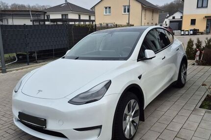 Tesla Model Y 77.000 km 33.900 &euro; Dortmund 44369
