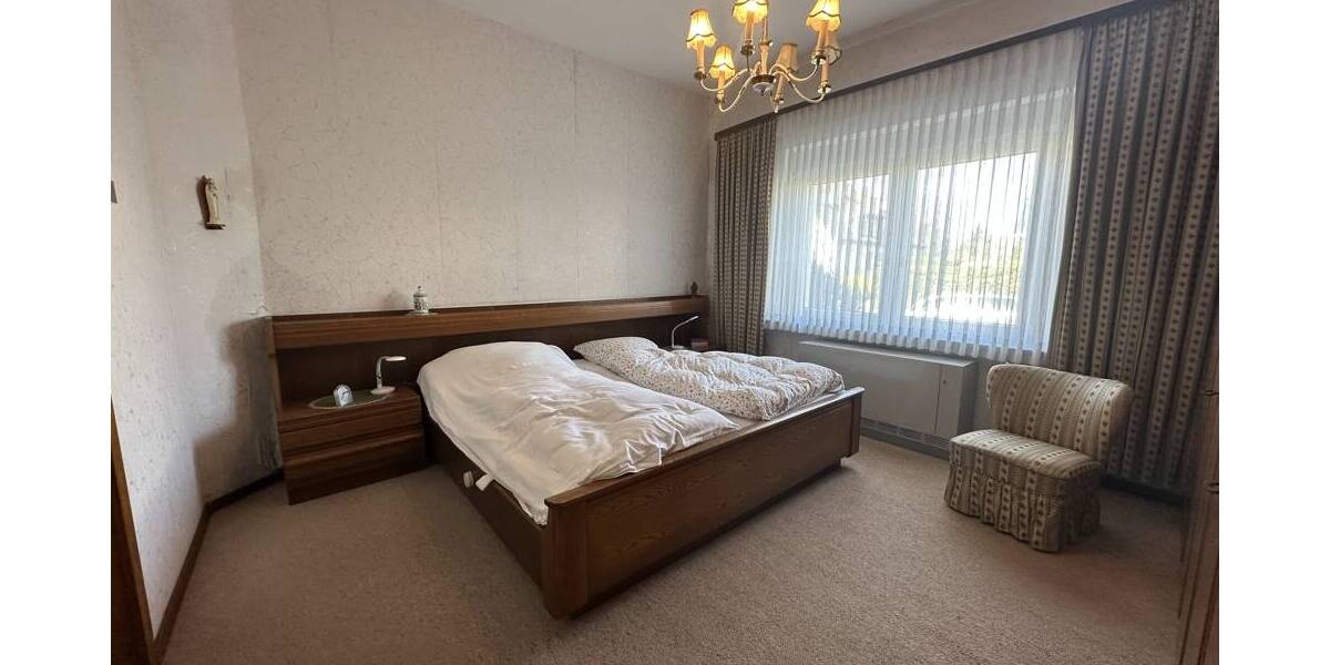 Einfamilienhaus Herten Langenbochum - 8 Zimmer, 215 m&sup2;, 350.000&euro; | Angebot:26142775