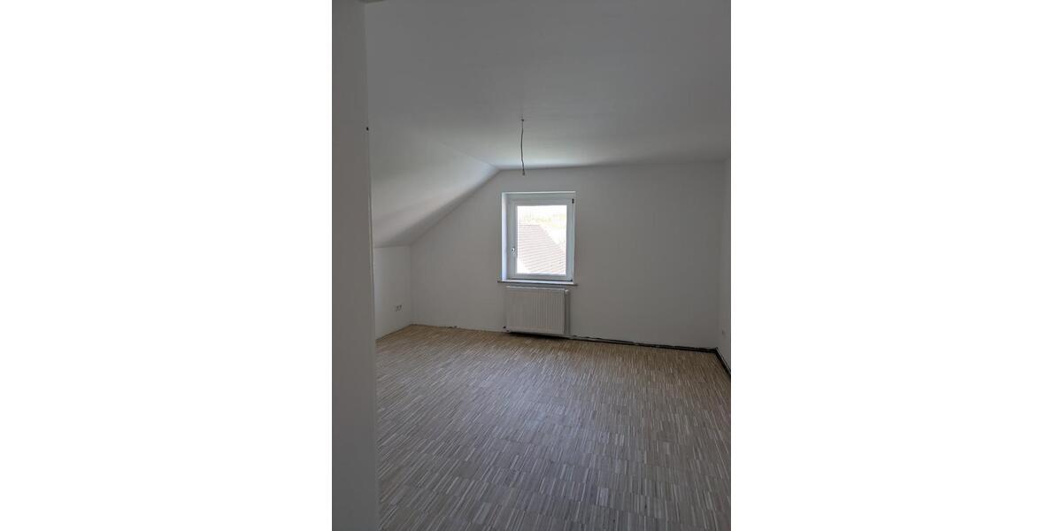 Dachgeschoßwohnung Kamen - 4 Zimmer, 83 m&sup2;, 790&euro; | Angebot:26407234