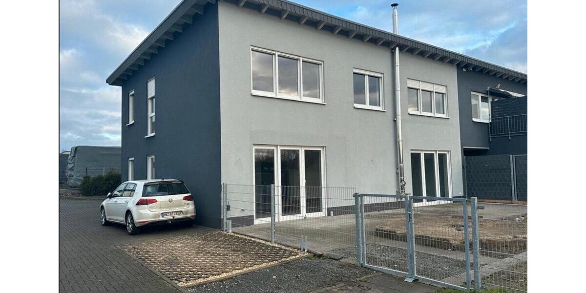 Reihenhaus Holzwickede - 5 Zimmer, 200 m&sup2;, 1.500&euro; | Angebot:25352181