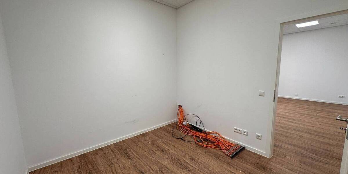 Gewerbeobjekt Holzwickede - 5 Zimmer, 150 m&sup2;, 1.500&euro; | Angebot:26361240