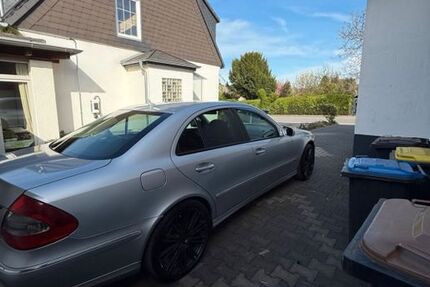 Mercedes-Benz E 220 315.000 km 2.800 &euro; Oer-Erkenschwick 45739