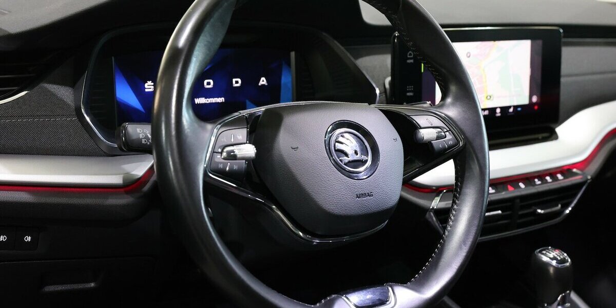 Skoda Octavia Combi 2.0 TDI FIRST-EDITION WHITE / LED 152.000 km 15.881 &euro; Hamm 59077