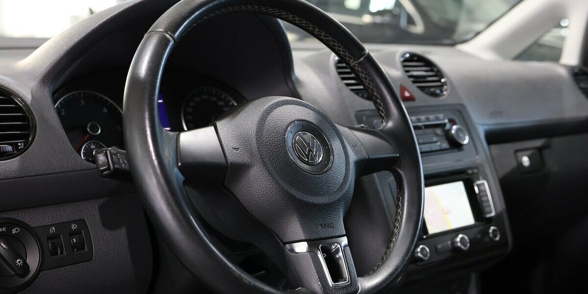 VW Caddy KOMBI 1.6 TDI DSG EDITION-30 WHITE & BLACK 144.000 km 14.881 &euro; Hamm 59077