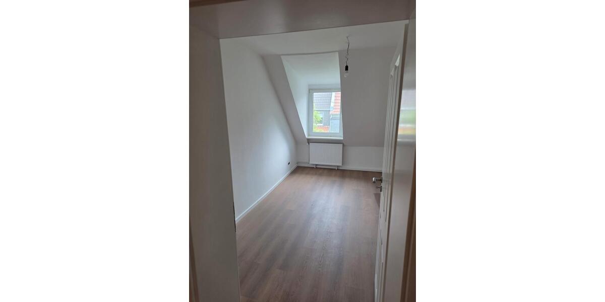 Dachgeschoßwohnung Hagen Hagen-Nord - 4 Zimmer, 95 m&sup2;, 550&euro; | Angebot:26689282