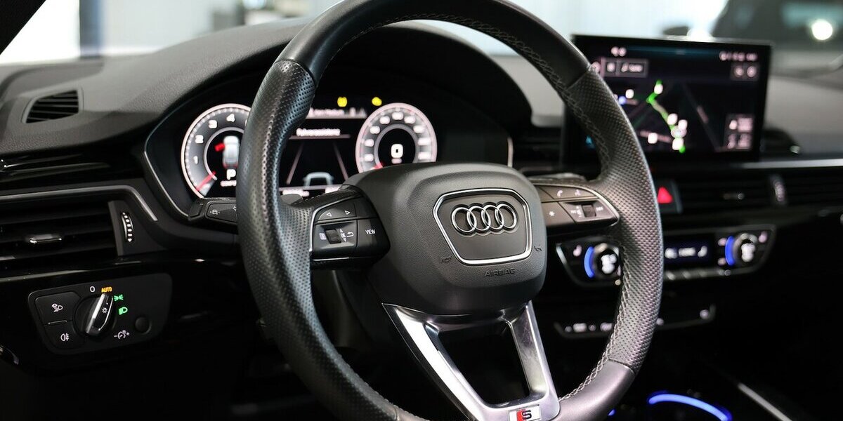 Audi A4 Avant 45 TFSI Q COMPETITION S-LINE BLACK 98.000 km 32.994 &euro; Hamm 59077
