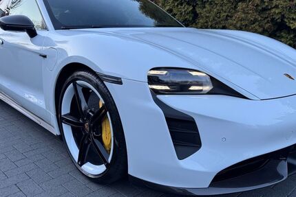 Porsche Taycan 60.000 km 73.300 &euro; Kamen 59174