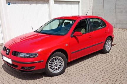 Seat Leon 72.000 km 2.400 &euro; Witten 58452