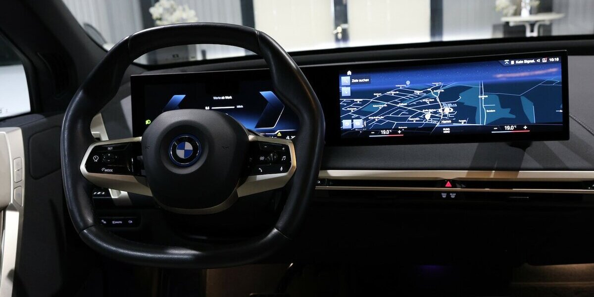 BMW iX 40 xDrive SPORT TITAN GLAS STORM EINZELSTÜCK 79.000 km 40.991 &euro; Hamm 59077