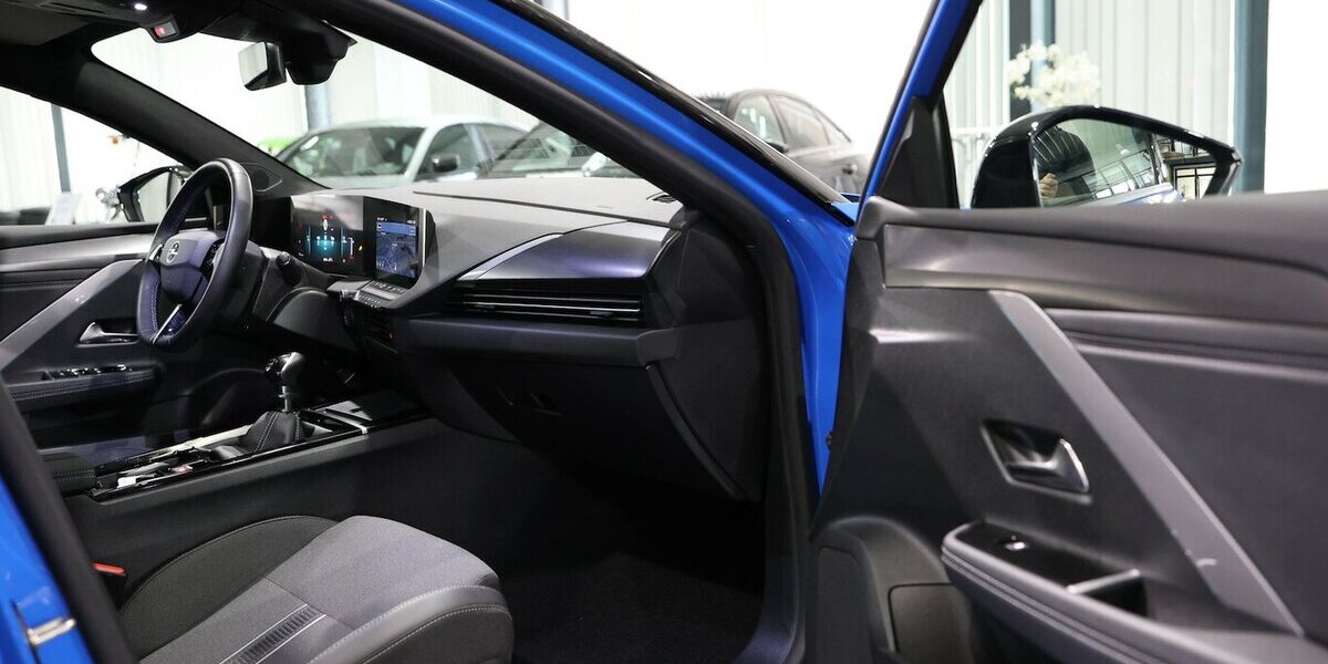 Opel Astra L 1.2 T LIMO GS-SPORT TECH / BLUE & BLACK 13.000 km 22.222 &euro; Hamm 59077