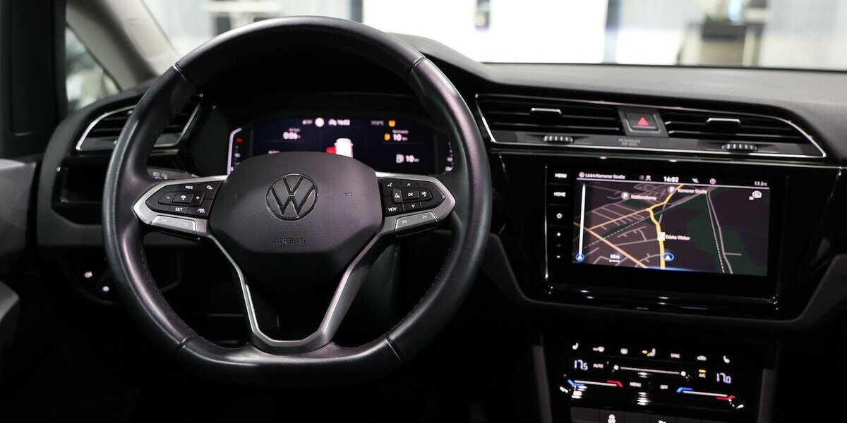VW Touran 2.0 TDI DSG IQ Comfortline / 7-SITZE, LED 66.000 km 27.991 &euro; Hamm 59077