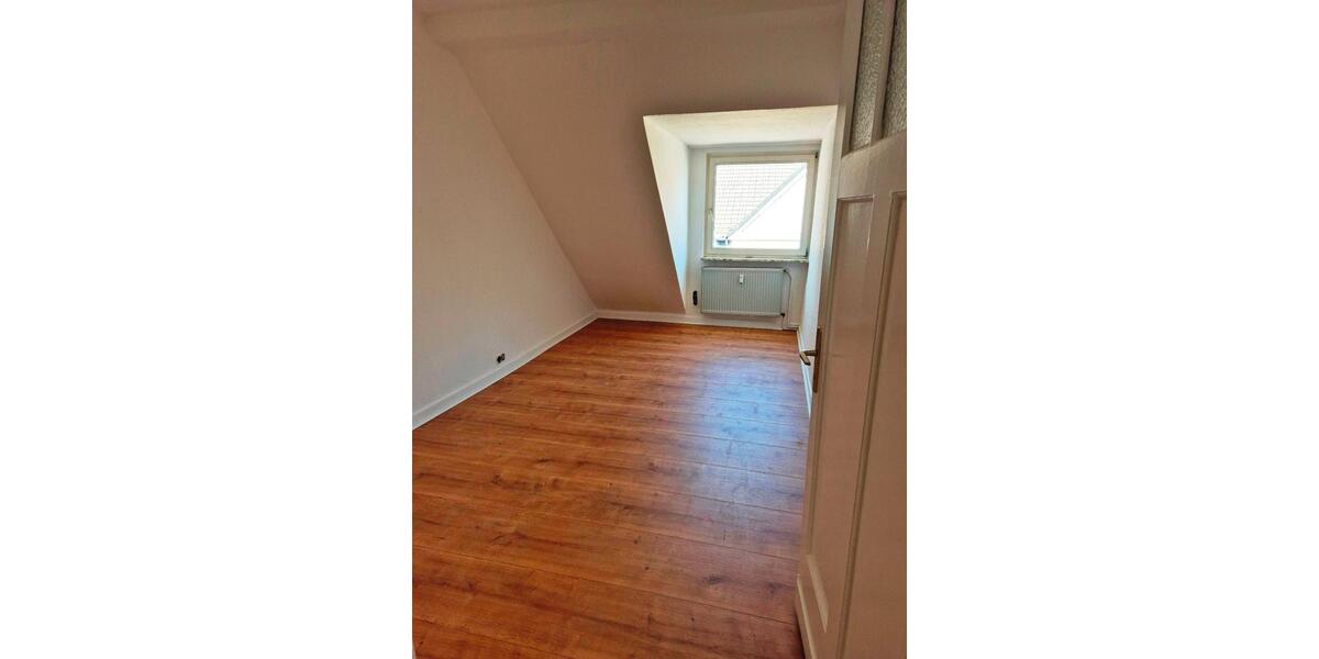 Dachgeschoßwohnung Herne - 3.5 Zimmer, 75 m&sup2;, 560&euro; | Angebot:26033806