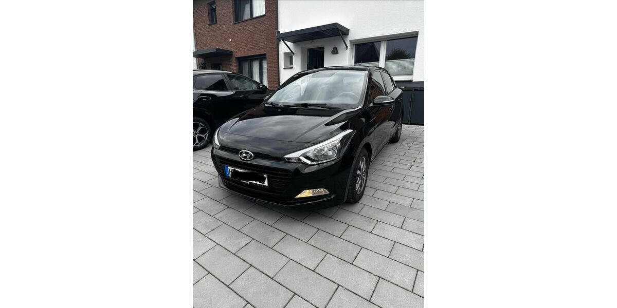 Hyundai i20 46.737 km 10.399 &euro; Herne 44625