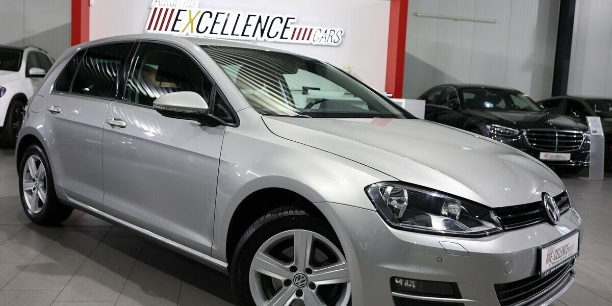 VW Golf VII 1.6 TDI Comfortline COMPOSITION-COLOUR 143.000 km 10.997 &euro; Hamm 59077
