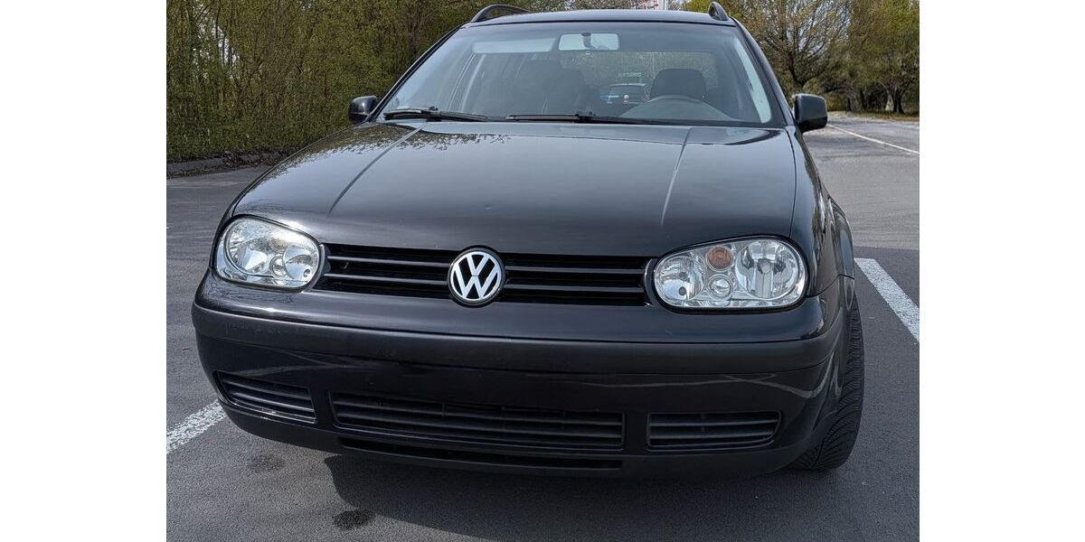 VW Golf 210.000 km 1.950 &euro; Schwerte 58239