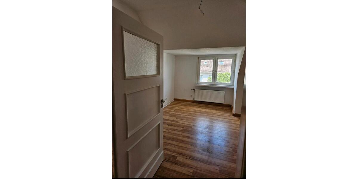 Etagenwohnung Hagen Hagen-Nord - 3 Zimmer, 105 m&sup2;, 700&euro; | Angebot:25887352