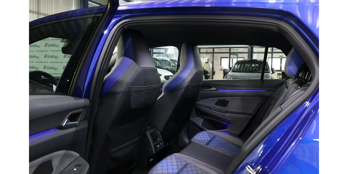VW Golf VIII 2.0 TSI DSG 4M R-PERFROMANCE BLACK STY 40.000 km 35.555 &euro; Hamm 59077