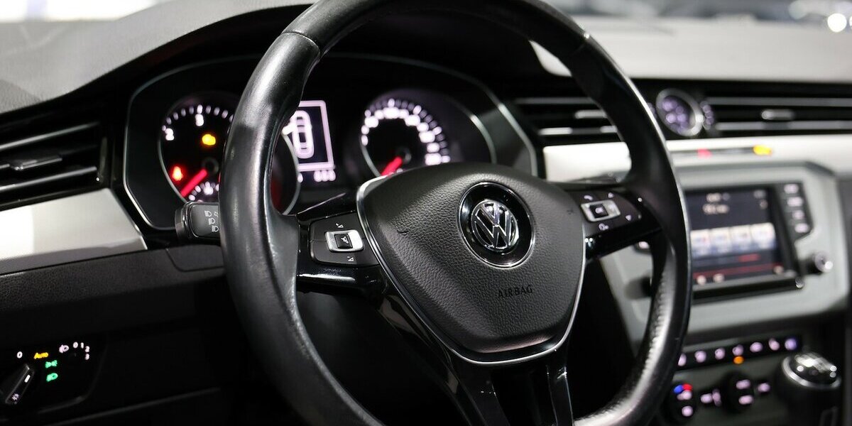 VW Passat 1.6 TDI Comfortline WHITE / MASSAGE+SHZ 176.000 km 10.555 &euro; Hamm 59077