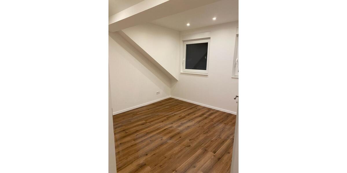 Dachgeschoßwohnung Iserlohn - 1 Zimmer, 65 m&sup2;, 600&euro; | Angebot:26429943