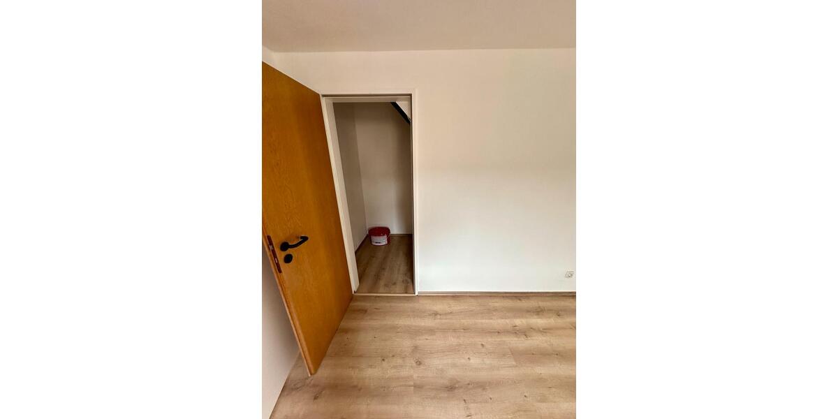 Dachgeschoßwohnung Hagen Hagen-Nord - 4.5 Zimmer, 93 m&sup2;, 149.000&euro; | Angebot:26125632