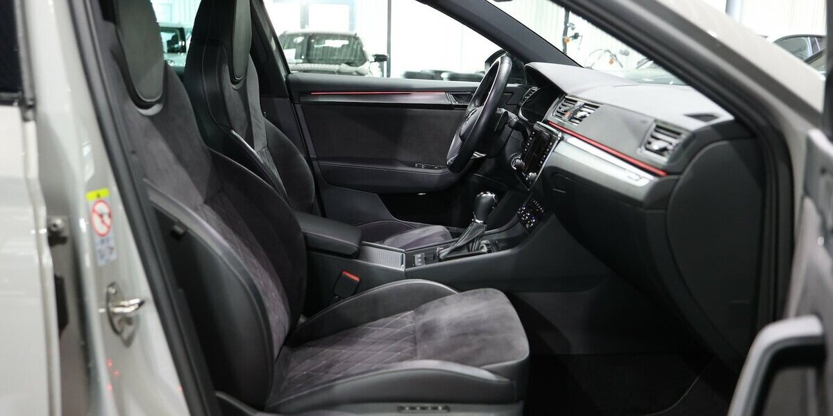 Skoda Superb LIMO TDI DSG 4x4 SPORTLINE GREY & BLACK 97.000 km 27.777 &euro; Hamm 59077