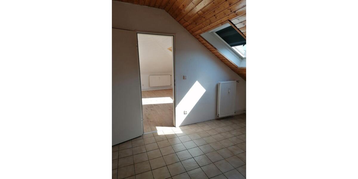 Dachgeschoßwohnung Dortmund Innenstadt Nord - 2.5 Zimmer, 85 m&sup2;, 540&euro; | Angebot:26294675